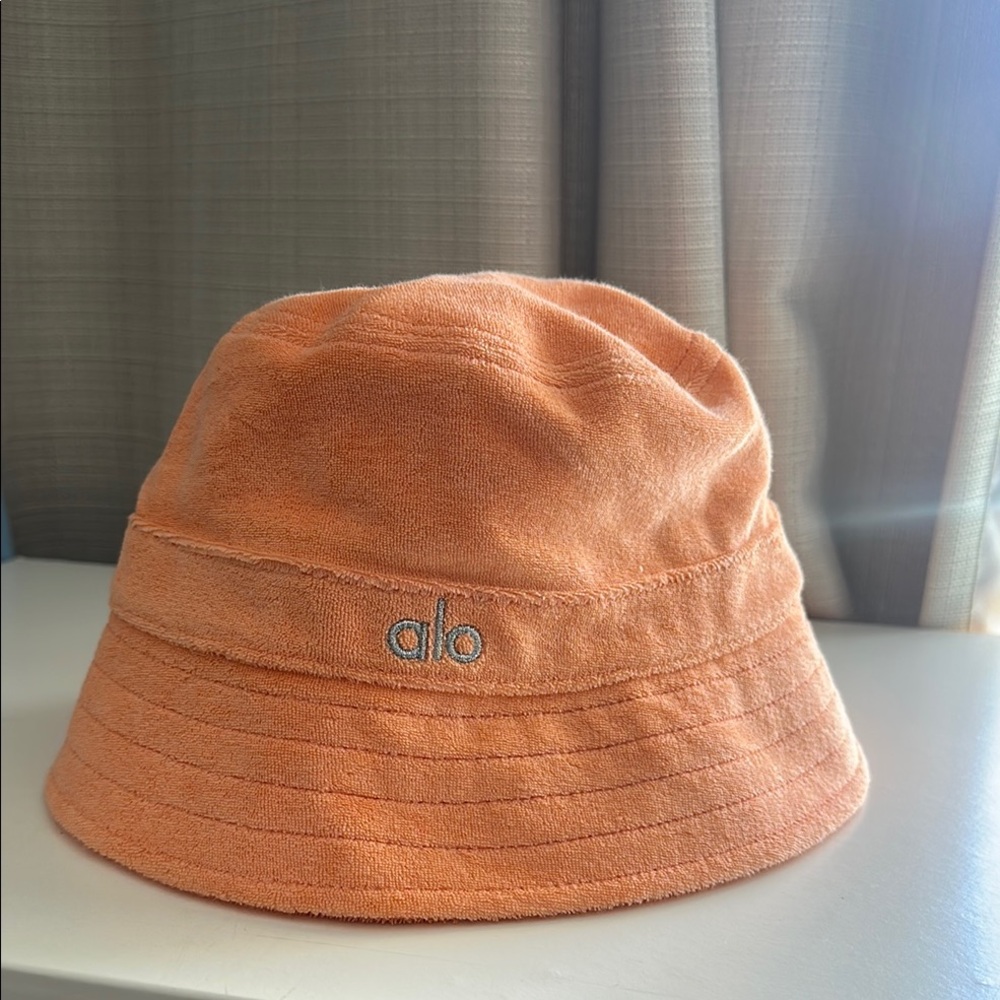 ALO Yoga Bucket Hat
